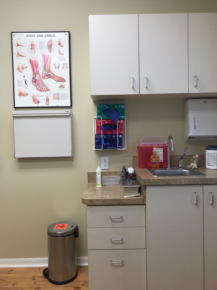 FOOT & ANKLE SPECIALISTS Updated May 2024 8583 W Linebaugh Ave