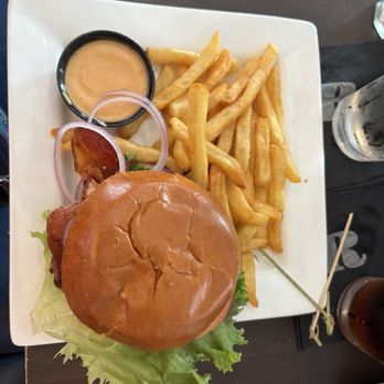 Rockafella's Restaurant - Crab cake BLT with FF - American Near Me - Salem, Massachusetts