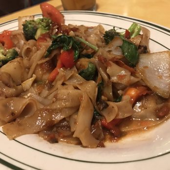 Nara Thai - pad kee mow - Thai Near Me - Houston, Texas Nara Thai - pad kee mow - Thai Near Me - Houston, Texas
