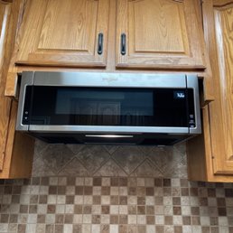 Microwave/vent fan installation over stove Microwave/vent fan installation over stove