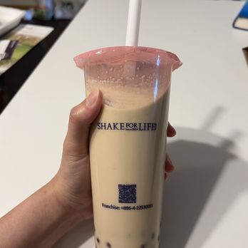 Ding Tea St. Paul - Large Signature Milk Tea with boba - Bubble Tea Near Me - Saint Paul, Minnesota