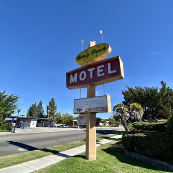 Melody Ranch Motel - Hotels Near Me - Paso Robles, California