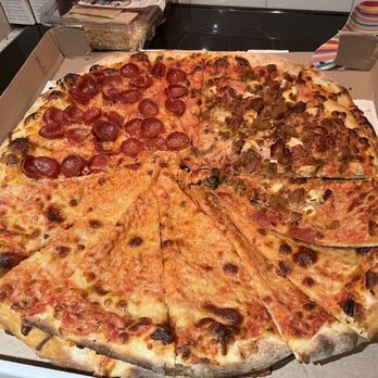 Little City Pizza - Pizza Near Me - Avon, Connecticut Little City Pizza - Pizza Near Me - Avon, Connecticut