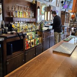 Dinghy's Restaurant & Bar - Great food Great service - thx Max!