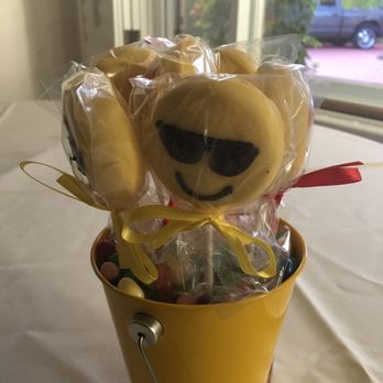 XOXO Cake Pops - Desserts Near Me