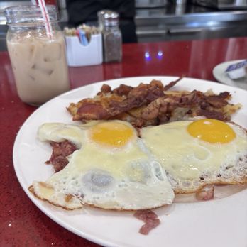 Chit Chat Diner - Diners Near Me - Hackensack, New Jersey