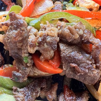 Katrina's Mexican Kitchen - Fajitas Mixtas with fat & gristle - Mexican Near Me - Artesia, California Katrina's Mexican Kitchen - Fajitas Mixtas with fat & gristle - Mexican Near Me - Artesia, California