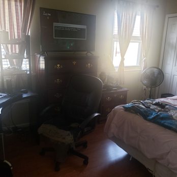 Nova Master Cleaning - Bedroom - Home Cleaning Near Me - Hyattsville, Maryland