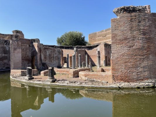 Hadrian's Villa by null