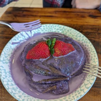 Enseamada Cafe - Ube pancakes - Filipino Near Me - Everett, Washington