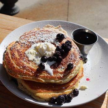 The Daily Ration - Blueberry Flapjacks @tiffhuangry - Breakfast & Brunch Near Me - Chattanooga, Tennessee