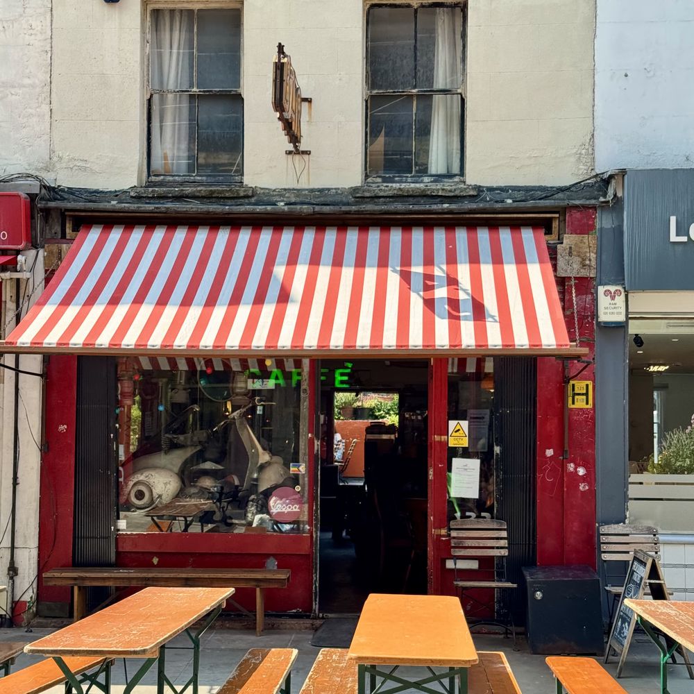 Scooter Caffè - Cafes Near Me - London, XGL Scooter Caffè - Cafes Near Me - London, XGL
