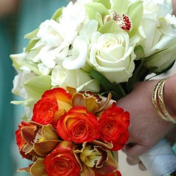Lee's Florist & Nursery - Bride & Bridesmaid bouquets - Florists Near Me - Berkeley, California