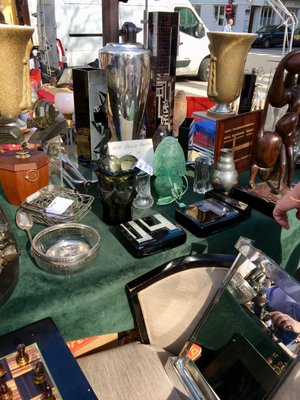 Marché aux puces de la Porte de Vanves by null