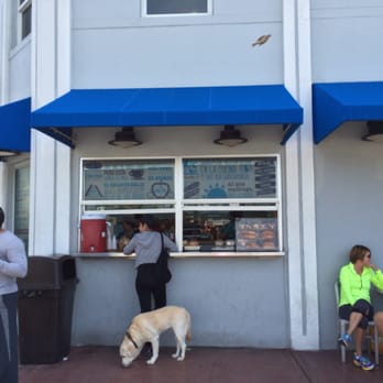 Las Olas Cafe - The outdoor window where you can walk up to order from the street. - Cuban Near Me - Miami Beach, Florida Las Olas Cafe - The outdoor window where you can walk up to order from the street. - Cuban Near Me - Miami Beach, Florida