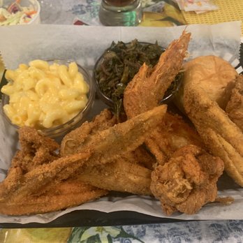 Betty’s - Chicken wing dinner with Mac n cheese and greens - Soul Food Near Me - Niagara Falls, New York Betty’s - Chicken wing dinner with Mac n cheese and greens - Soul Food Near Me - Niagara Falls, New York
