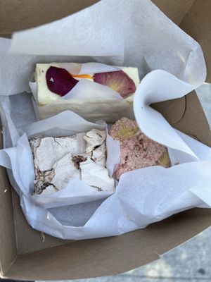 Flouring Cake Shop by null