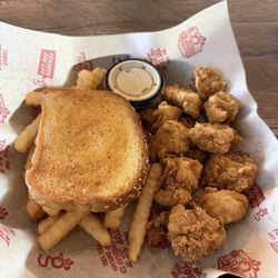 Huey Magoo's Chicken Tenders - Auburndale - 8 Piece nugget meal ! Yummy
