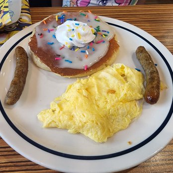 IHOP - Jr. Cupcake - American Near Me - Dawsonville, Georgia