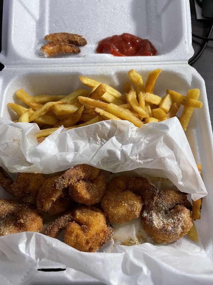 WHALES WINGS AND SEAFOOD Updated October 2024 11 Reviews 15917 S