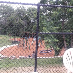 Warwick Pool - Park next door