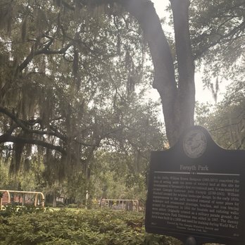 Forsyth Park - Parks Near Me - Savannah, Georgia