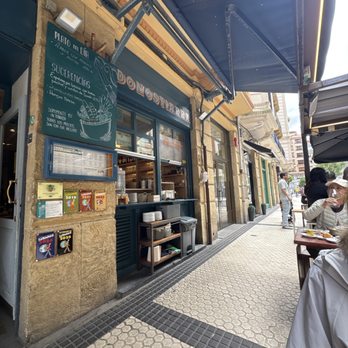 Bodega Donostiarra - The front - Basque Near Me - Donostia / San Sebastián, SS Bodega Donostiarra - The front - Basque Near Me - Donostia / San Sebastián, SS