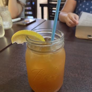 SixtyTwo MarcKet - Freshly brewed Mango Lemongrass Iced Tea - New American Near Me - Wailuku, Hawaii