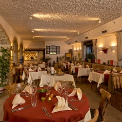 Fleur de Sel - Restaurant Fleur de Sel, Gastraum mit Blick zur offenen Küche