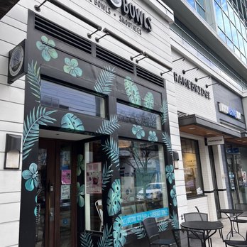Playa Bowls - Outside located next to True Food Kitchen - Acai Bowls Near Me - Fairfax, Virginia Playa Bowls - Outside located next to True Food Kitchen - Acai Bowls Near Me - Fairfax, Virginia