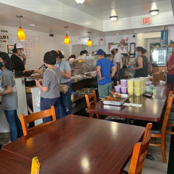 Sariling Atin Filipino Restaurant - Line during COVID - Filipino Near Me - Niles, Illinois