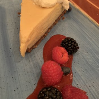 Pappas Seafood House - Keylime pie I heard was to die for. My buddy got this but wouldn't let me try it - Seafood Near Me - Webster, Texas