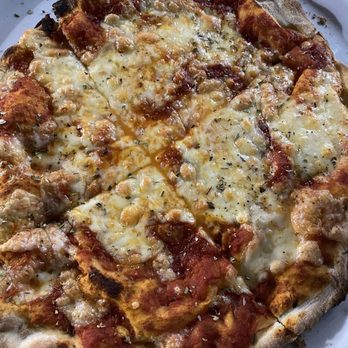 Il Vivo - Pizza Margherita - Italian Near Me - Rotes Velles, PM Il Vivo - Pizza Margherita - Italian Near Me - Rotes Velles, PM