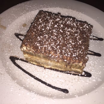 Roberto's - tiramisu - Italian Near Me - Bronx, New York