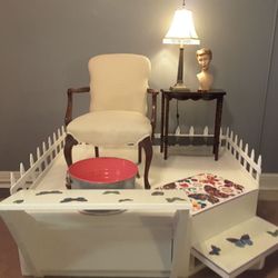 Trésors Styling Studio - Custom built pedicure platform.