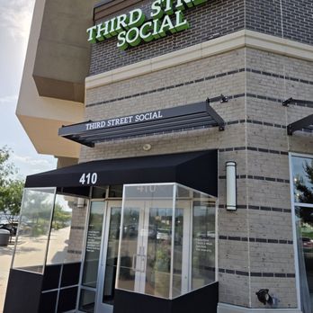 Third Street Social - Entrance - Bars Near Me - Kansas City, Missouri