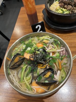 Guk Su Jip 국수집 - 北方面家 - Cold Korean Noodle Naengmyeon (냉면) & Dolsot Bibimbap by null