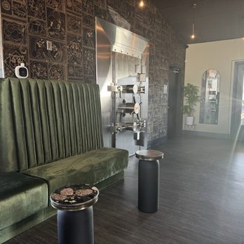 Parcero Wine Bar - Wine Bars Near Me - Garden City, Idaho Parcero Wine Bar - Wine Bars Near Me - Garden City, Idaho