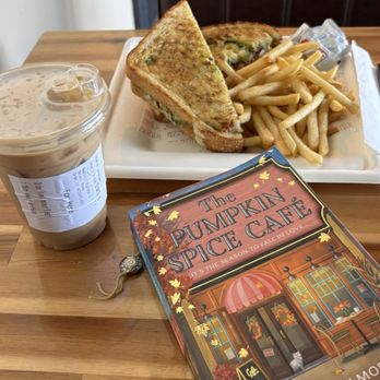 Intazza Coffee Mug & Grub - Chicken Sandwich Hakuna Horchata - Coffee & Tea Near Me - San Diego, California Intazza Coffee Mug & Grub - Chicken Sandwich Hakuna Horchata - Coffee & Tea Near Me - San Diego, California