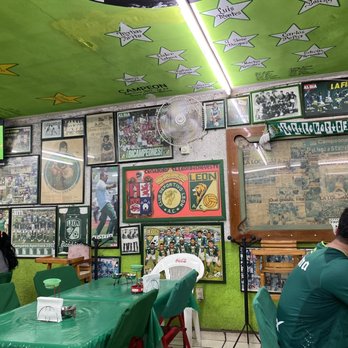 El León De Echeveste - This is a unique place that has been here for years. It's one of the best places to watch the Soccer game. - Mexican Near Me - León, GUA
