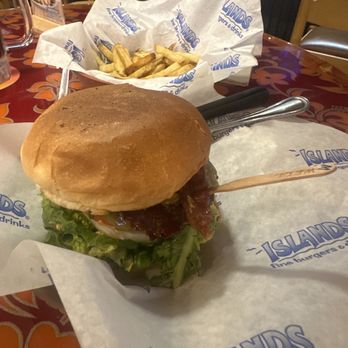 Islands Restaurant - Malibu Burger - Burgers Near Me - Chula Vista, California