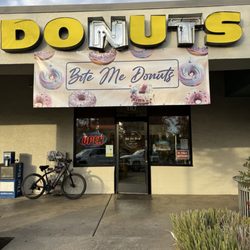Bite Me Donuts - Front of the store