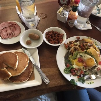 Balans - Pancakes with strawberries Side a ham and sausage & Huevos - New American Near Me - Miami Beach, Florida Balans - Pancakes with strawberries Side a ham and sausage & Huevos - New American Near Me - Miami Beach, Florida