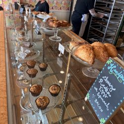 Pint Size Bakery & Coffee - Pastry counter
