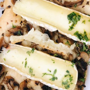 Demasié - mushroom and brie pizza/focaccia - Bakeries Near Me - Barcelona, B