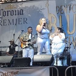 Denton Blues Festival - The Shainette Hyter Band is playing mellow blues.
