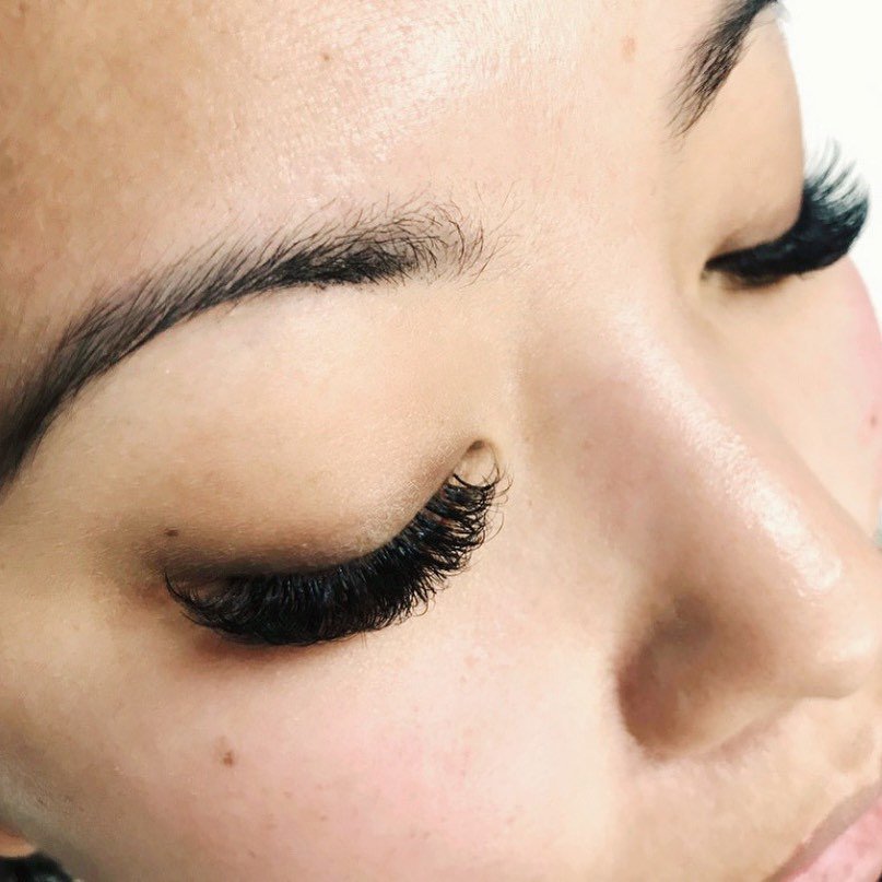 Dollhouse Lashes Logo