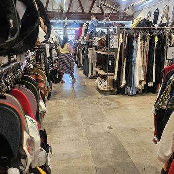 2nd STREET - Used, Vintage & Consignment Near Me - Sherman Oaks, California