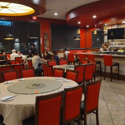 Chef Zhu - Partial view of the bar and dining area