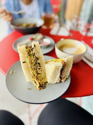 Verna Café & Bar by null